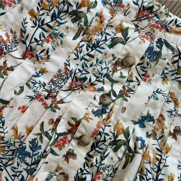 Antonio Melani floral skirt - Size 0 - Picture 2 of 3